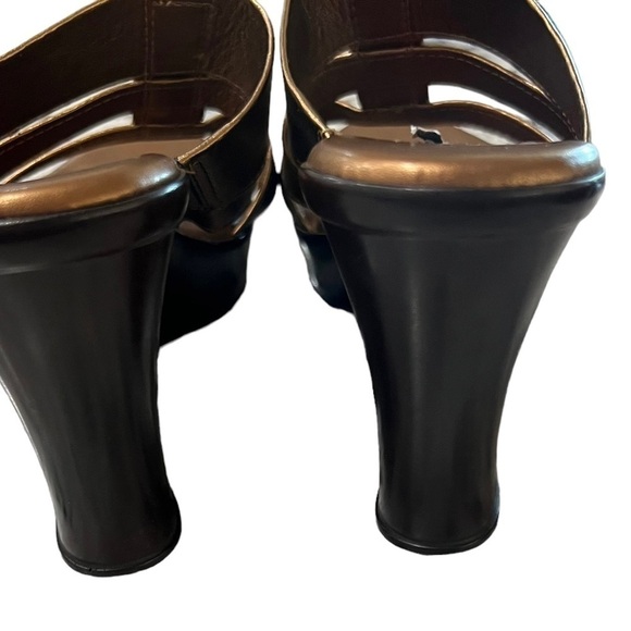 Italian Shoemakers Platform Bronze Embellished Wedge, size 8 - Picture 3 of 6